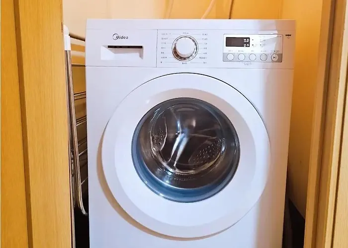 Apartment New Hongdae Station, 30sec To Subway, Elevator Available, One Minute From Olive Young Seoul