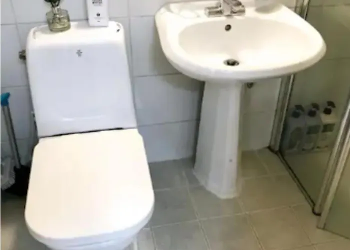 New Hongdae Station, 30sec To Subway, Elevator Available, One Minute From Olive Young Apartment *
