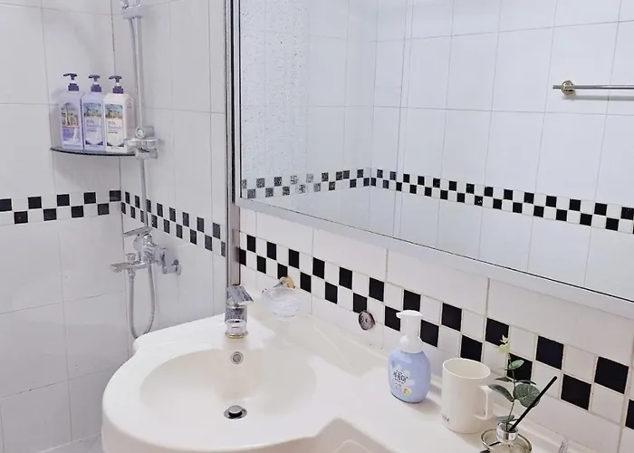New Hongdae Station, 30sec To Subway, Elevator Available, One Minute From Olive Young Seoul