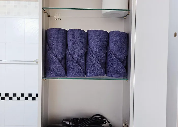 New Hongdae Station, 30sec To Subway, Elevator Available, One Minute From Olive Young Apartment *